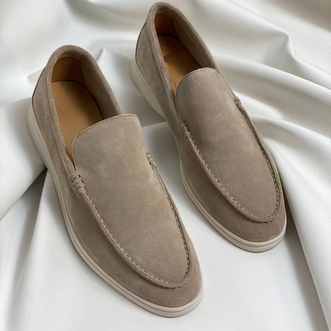 Men's Comfortable Everyday Loafers with Classic Sole Close Up