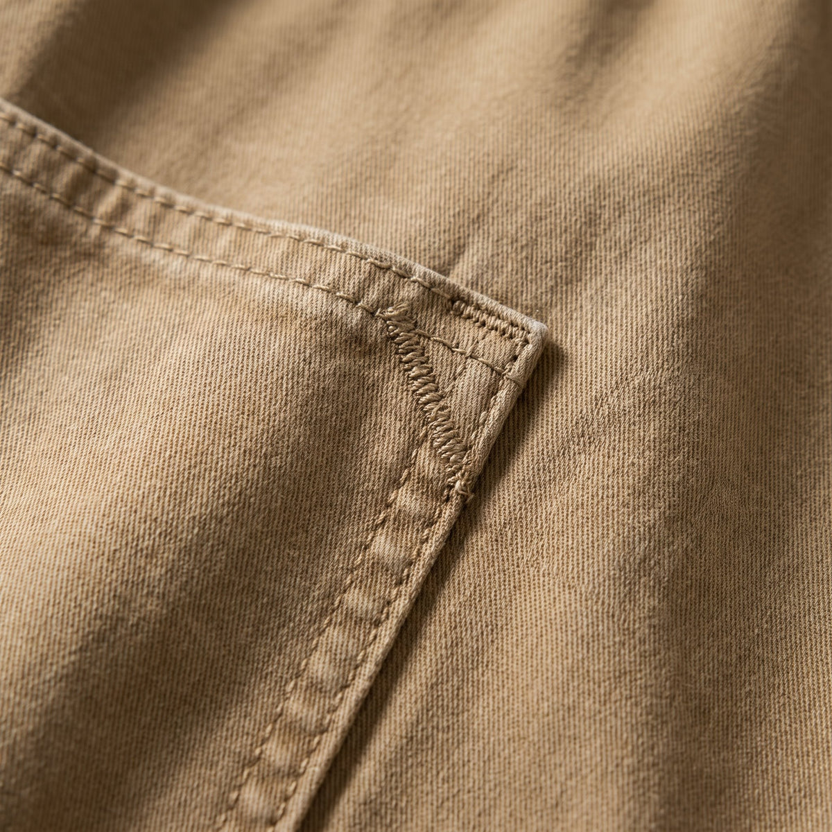 Men's Vintage Cargo Pants with Utility Pockets Side